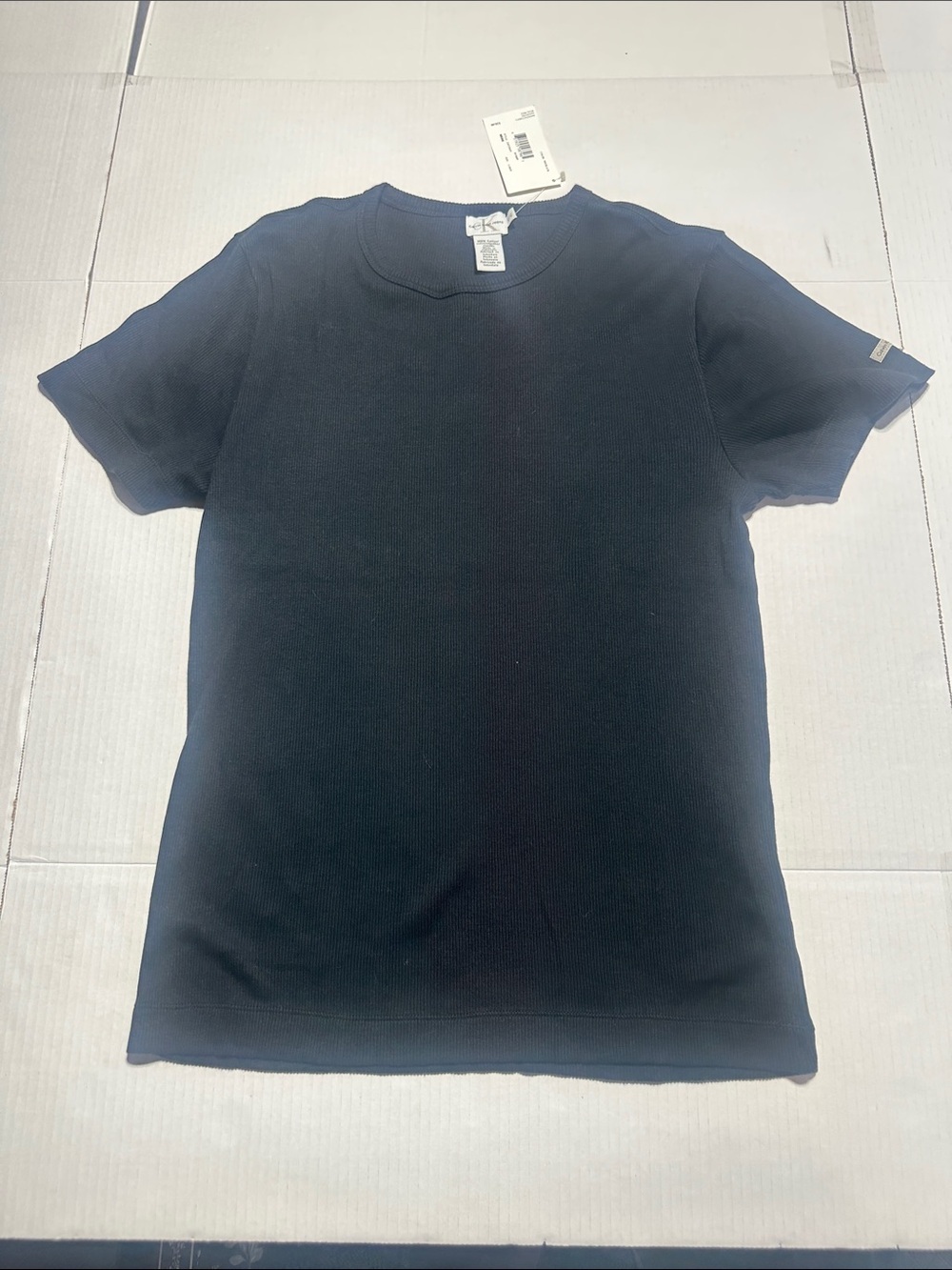 NWT Calvin Klein Jeans scoop neck T-shirt - Black 100% Cotton ribbed w side logo